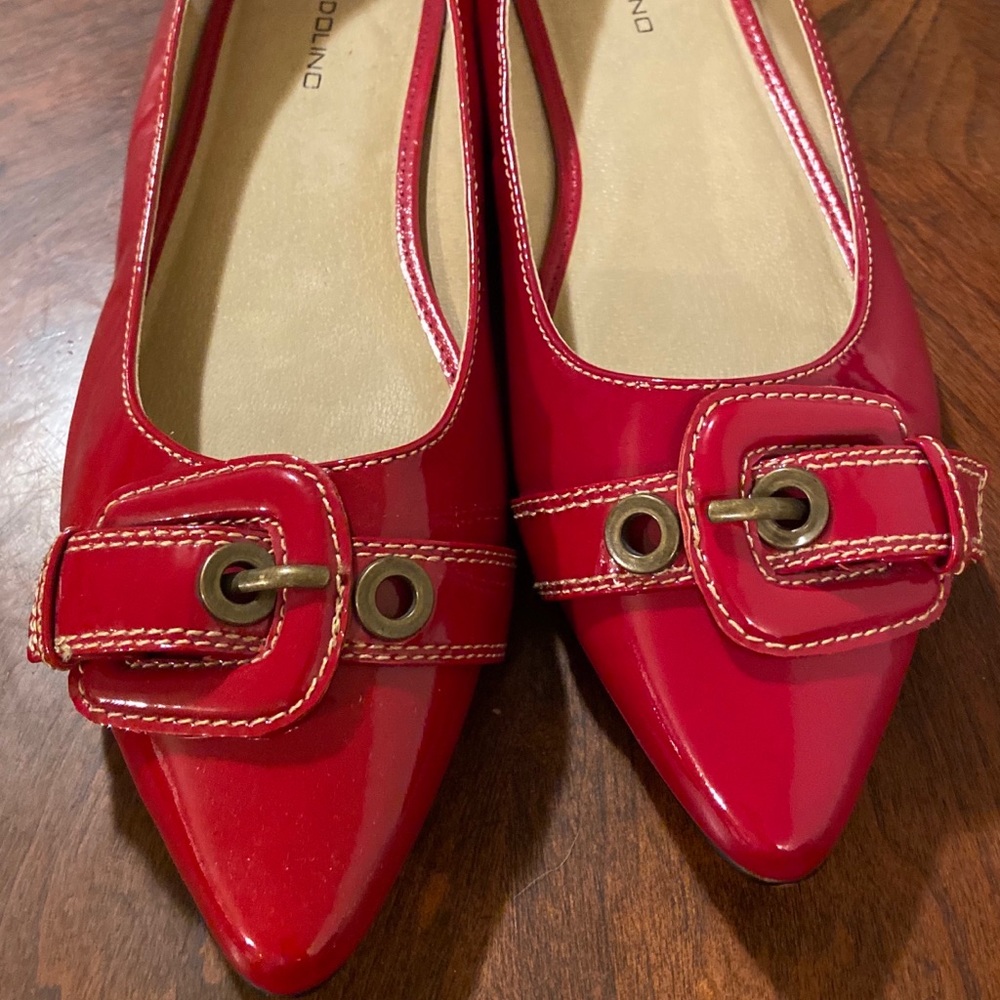 BANDOLINO Leather Pointed Red Flat Shoe W/Buckle